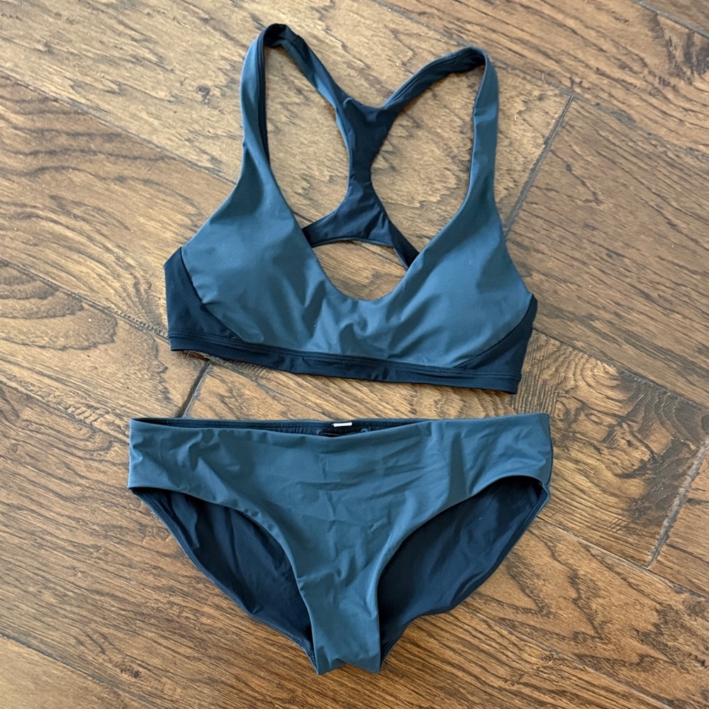 Lulu Lemon black/gray reversible bikini - like new - size medium